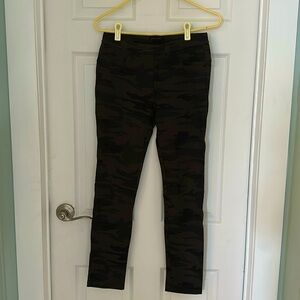 Dark camo stretch pants/leggings